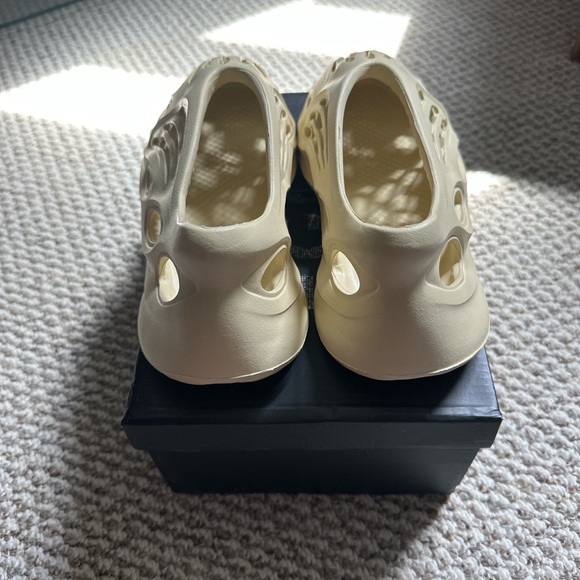 EGO Super Bass Cream Rubber Slides - Picture 6 of 9